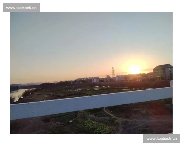 陪你走过无数年我终在落日里遇见你温柔不再迟来的微笑与泪光回荡